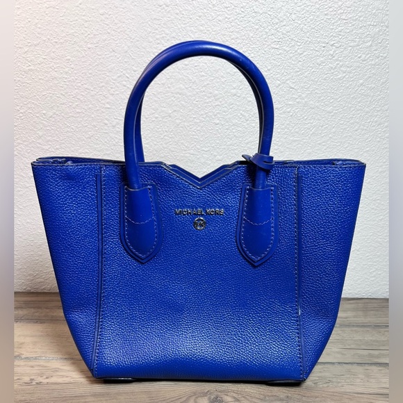 Michael Kors “MAE” NWT Women’s Sapphire Leather SM Messenger Bag with dust bag - Picture 1 of 7